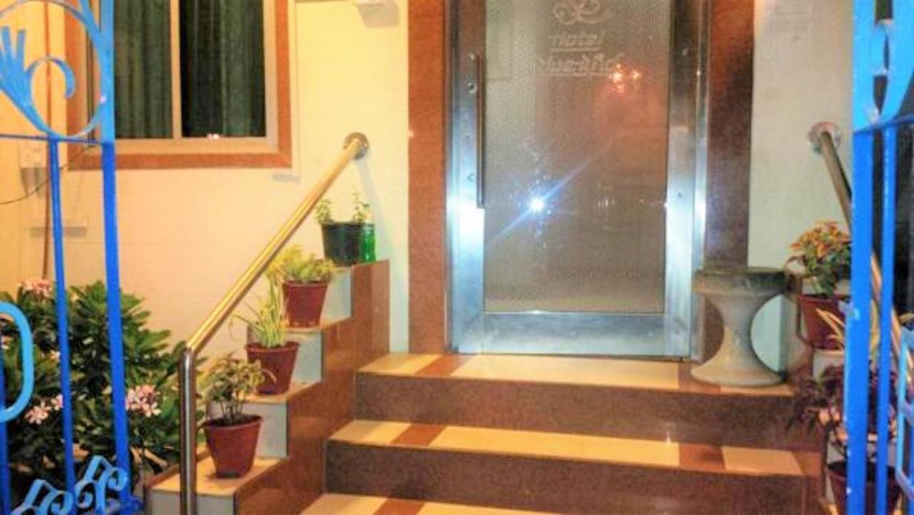 Hotel Blue Bird Colaba Mandve Exterior photo