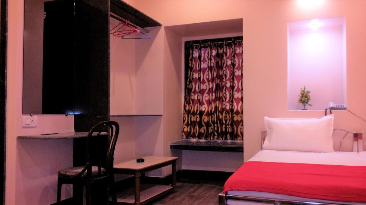 Hotel Blue Bird Colaba Mandve Exterior photo