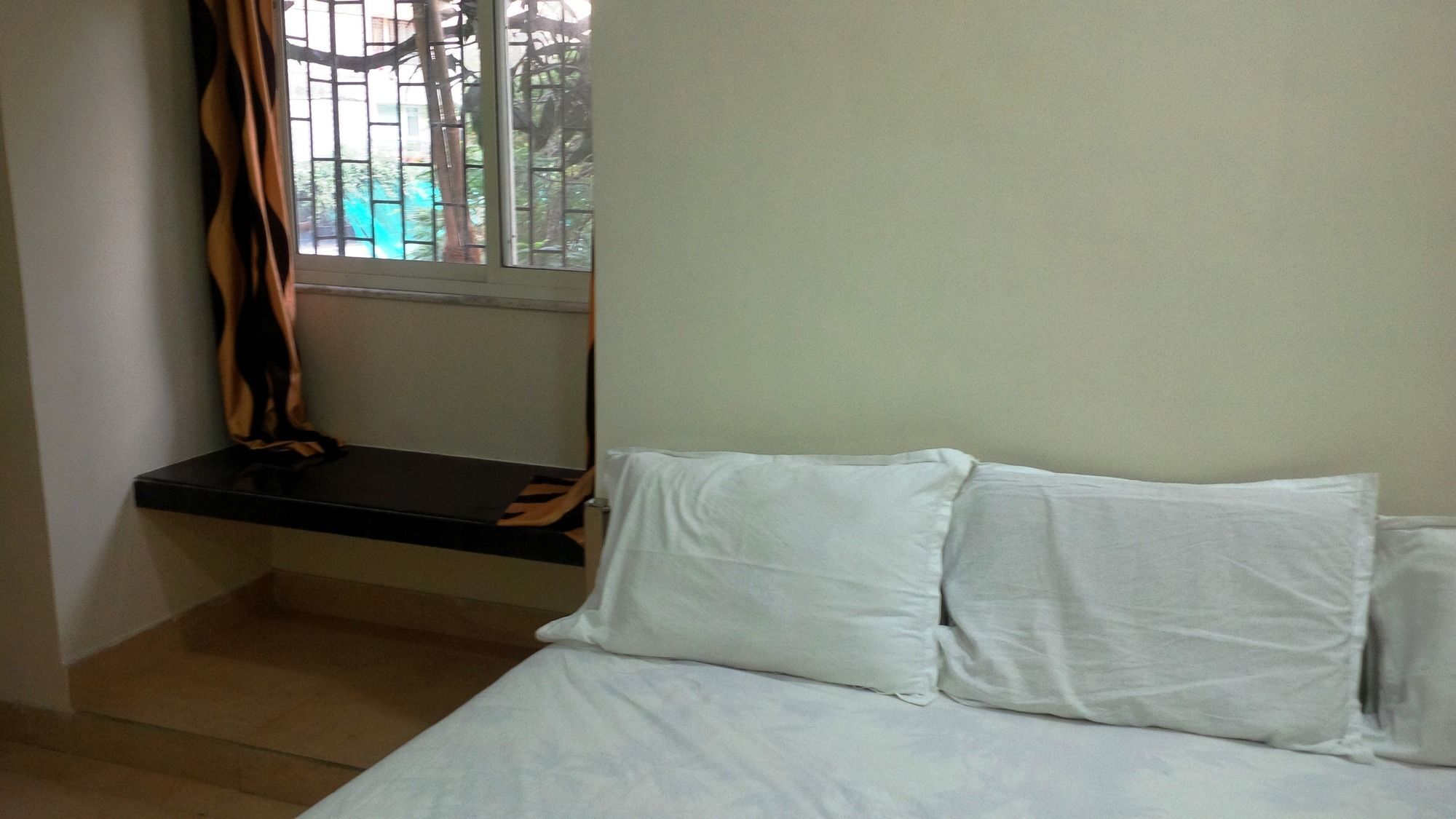 Hotel Blue Bird Colaba Mandve Exterior photo